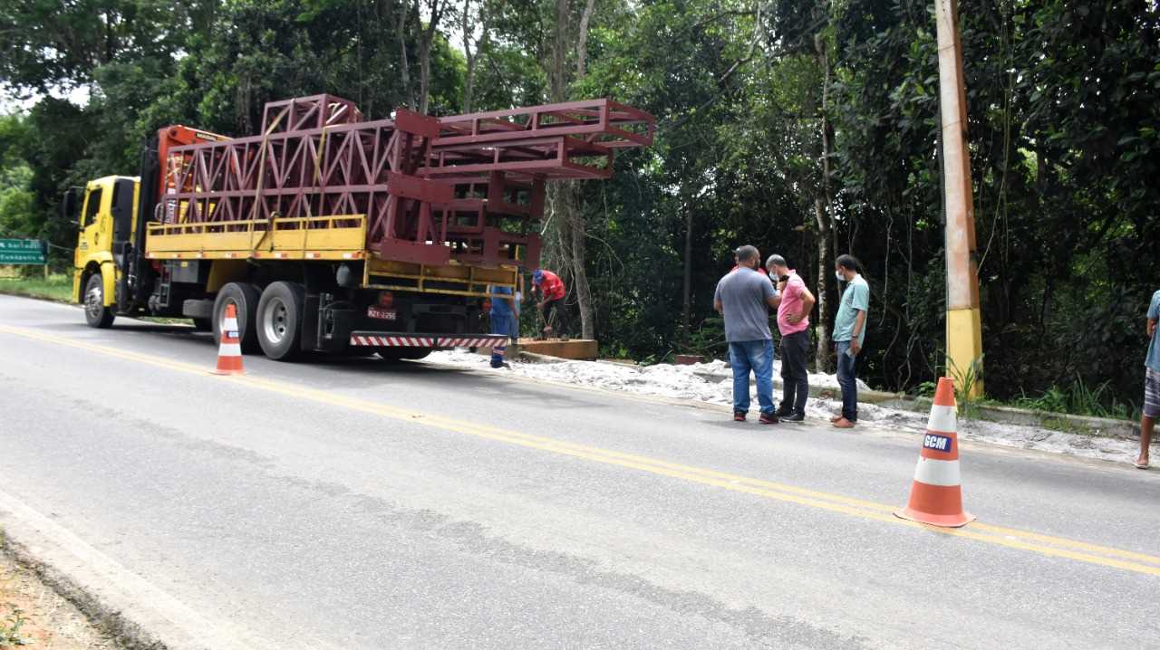 Camacã: Prefeito Paulo do Gás acompanha mais uma etapa da instalação do Portal na entrada da cidade
